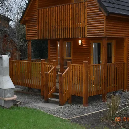 Erne River Semesterbostad *