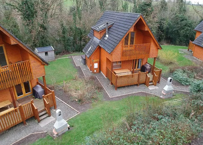 Erne River Semesterbostad *